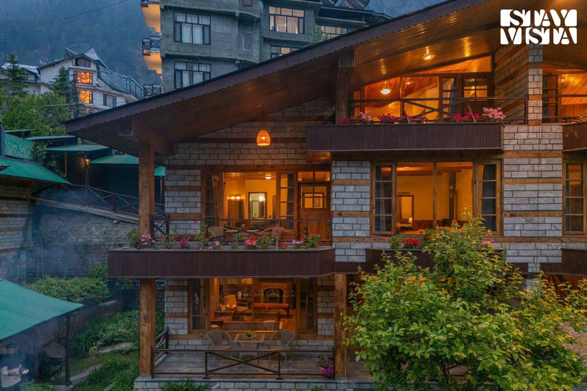 Stayvista At Himalayan Retreat Luxury Stay In Manali With Bonfire, Bbq And Mountain Views - Manali (Himachal Pradesh) — Photos 2