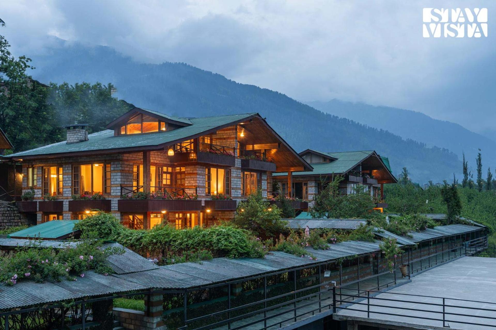 Stayvista At Himalayan Retreat Luxury Stay In Manali With Bonfire, Bbq And Mountain Views - Manali (Himachal Pradesh) — Photos 1