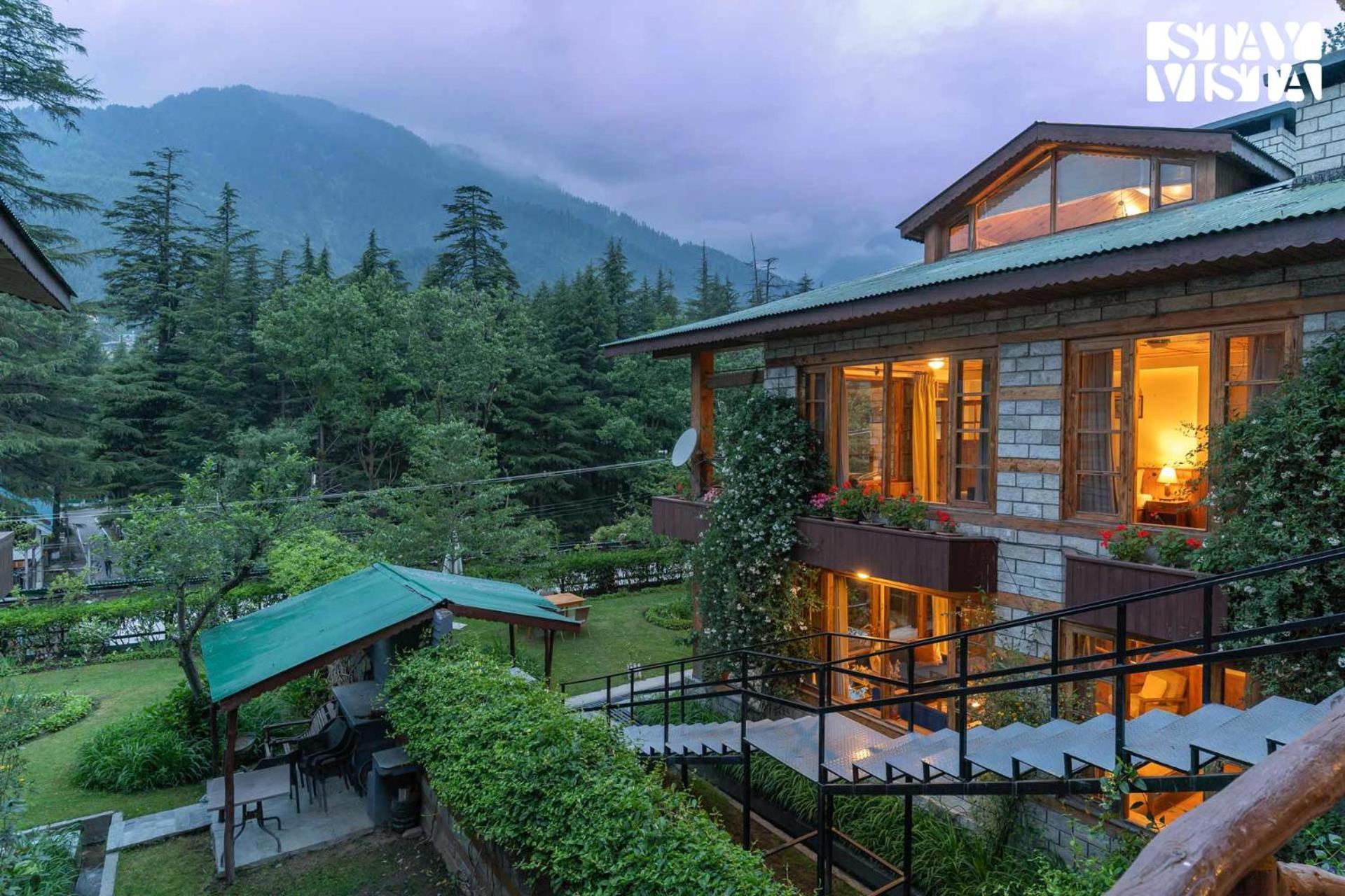 Stayvista At Himalayan Retreat Luxury Stay In Manali With Bonfire, Bbq And Mountain Views - Manali (Himachal Pradesh) — Photos 3
